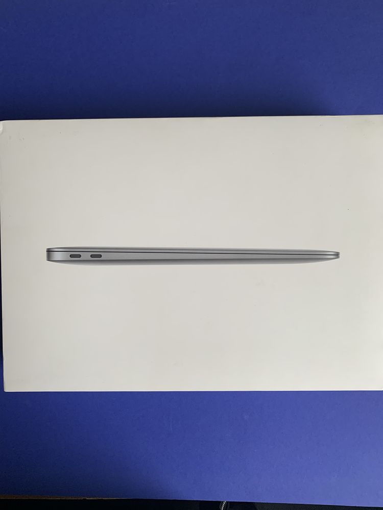 Macbook Air 13, m1, 8gb, 256gb Space Gray MGN63 + комплект