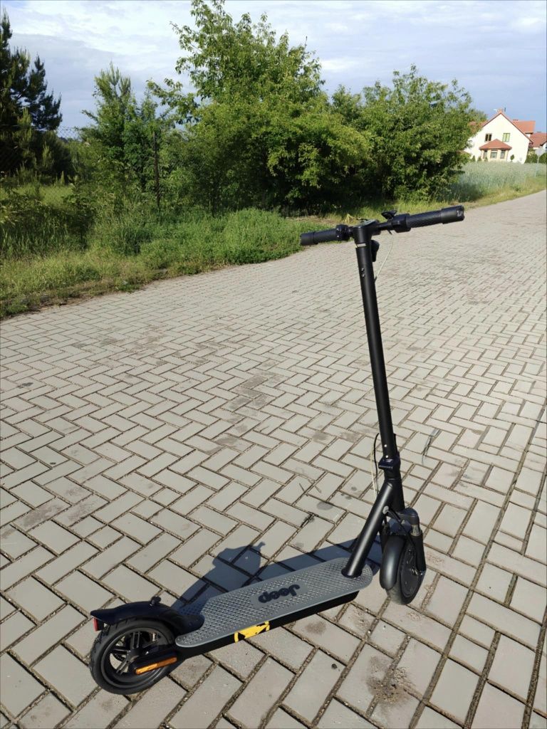 Hulajnoga elektryczna Jeep JAF SR Safe Rade 350W – stan  dobr