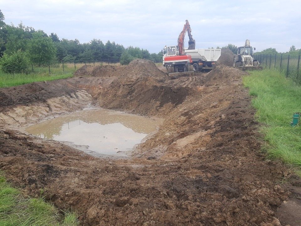 Usługi koparką, koparko - ładowarką: wykopy, wyburzenia, zasypy