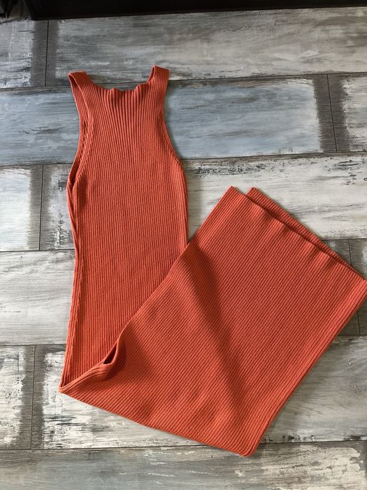 Довга сукня морквяного кольору