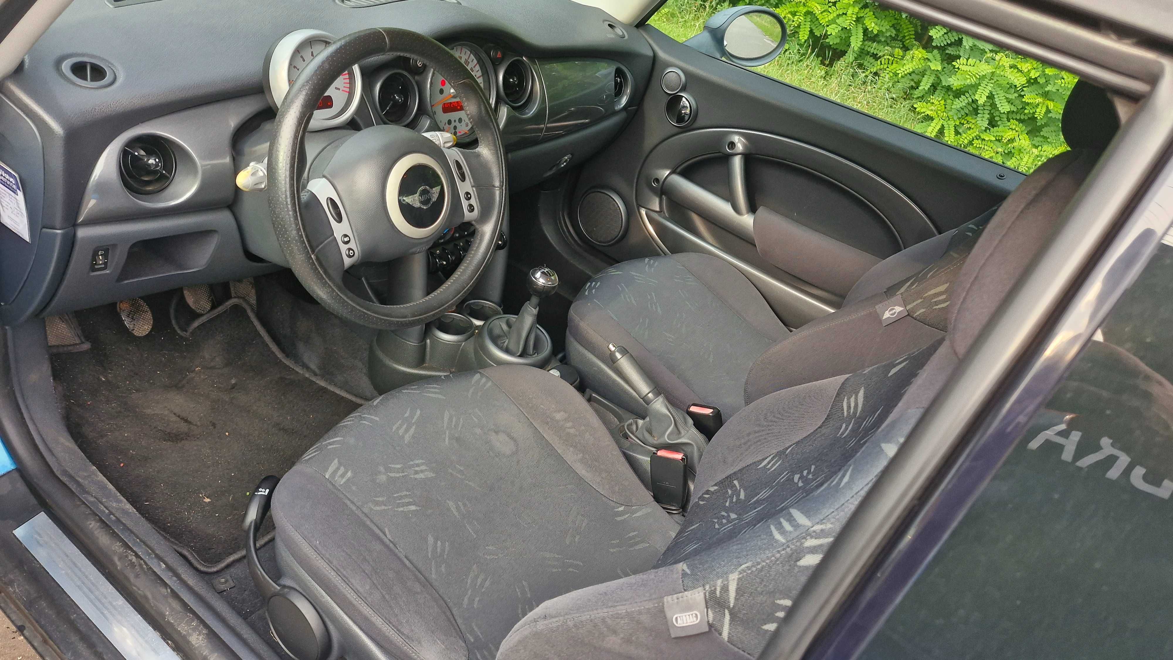 Mini Cooper  1.6 bez rdzy śliczny