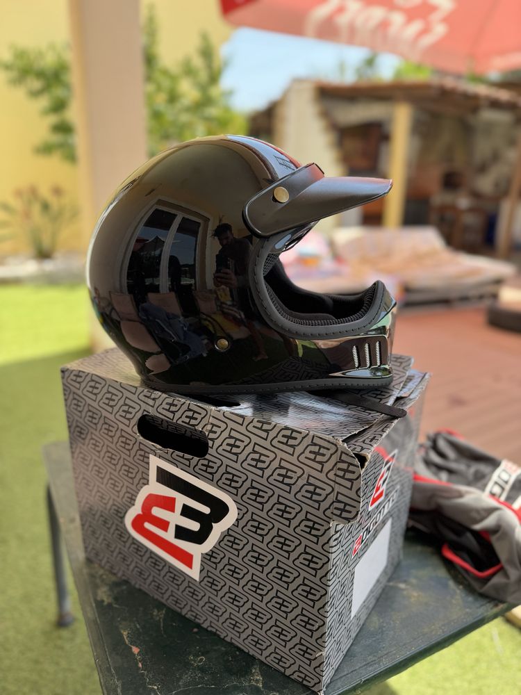 Capacete Bogotto FF980 Cruz caferacer