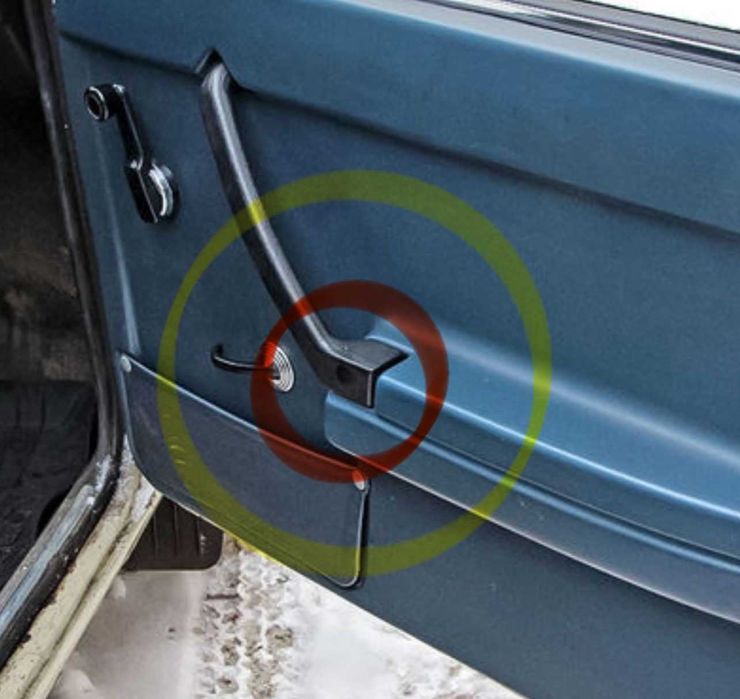 заглушка ручки подлокотника ваз 2105 жесткая