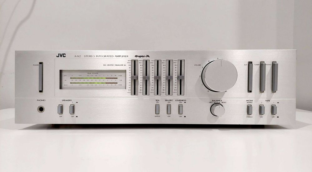 Amplificador JVC A-X2 "Super-A" c/Equalizador de 5 bandas