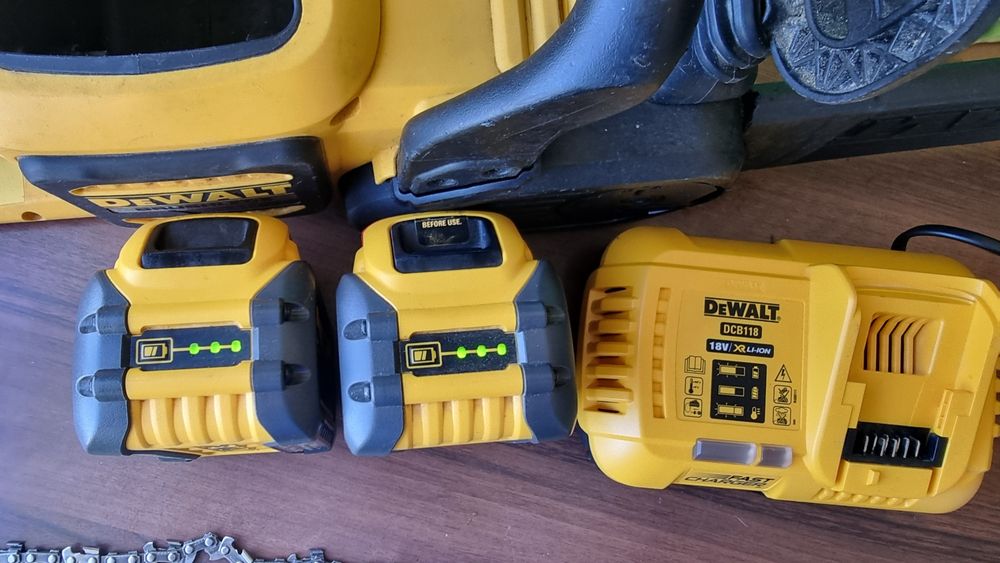 Pilarka DEWALT DCM 575