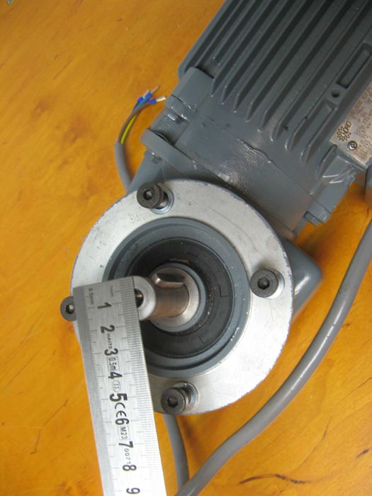 Motoreduktor Nord   VDE0530  IEC71   0,37kW   3 fazy