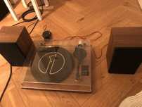 Gramofon firmy 1byone