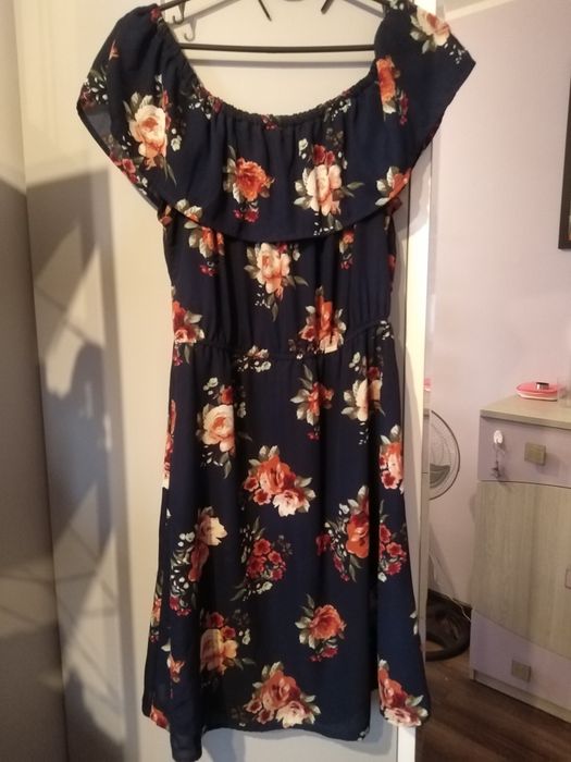 Sukienka hiszpanka w kwiaty