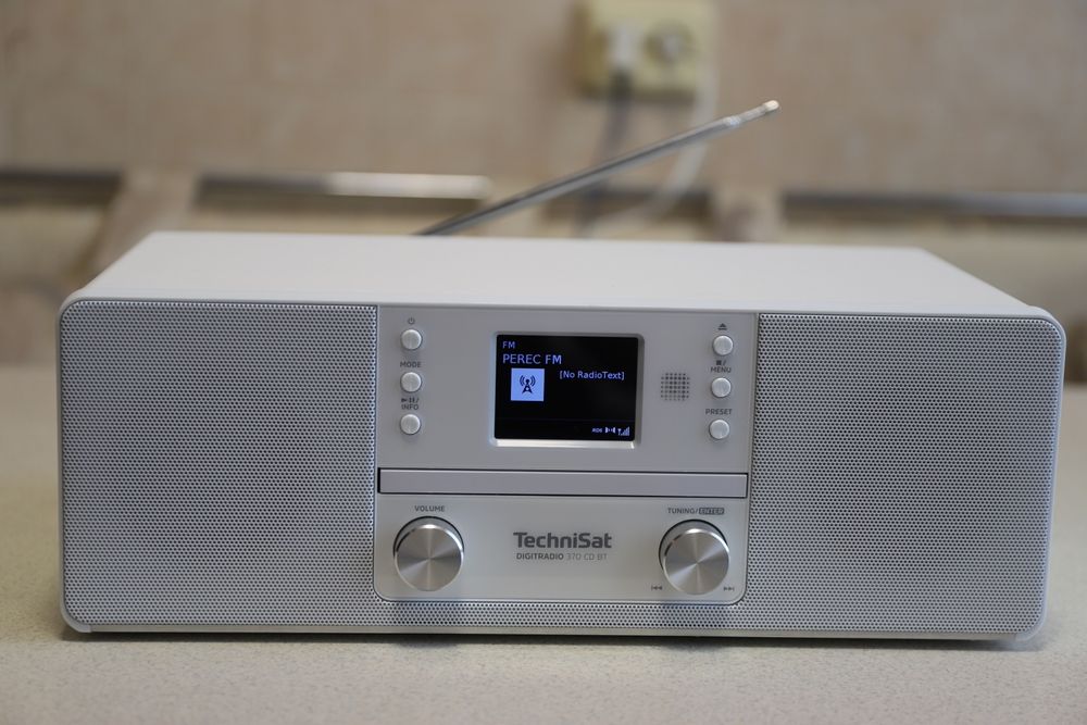 TechniSat  DigitRadio , FM , USB , FM , DAB ,  CD mp 3