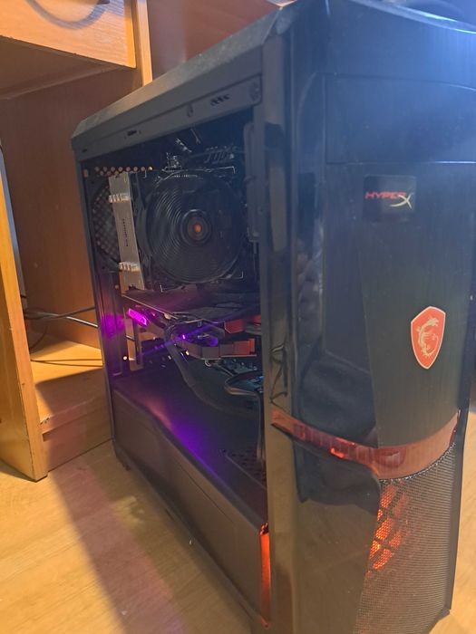 Komputer z monitorem