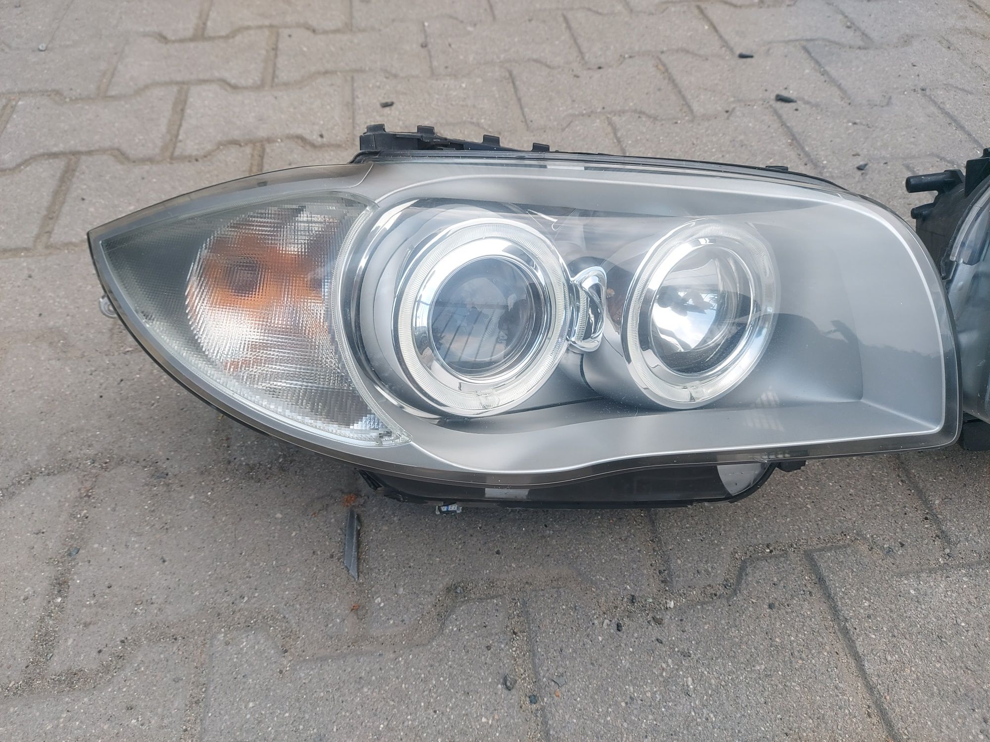 Lampa reflektor BMW E81 E82 E87 E88 przed liftem xenon prawa lewa EU