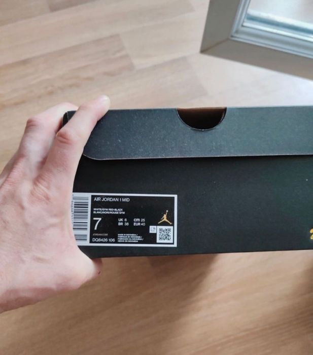Jordan 1 Mid Homem