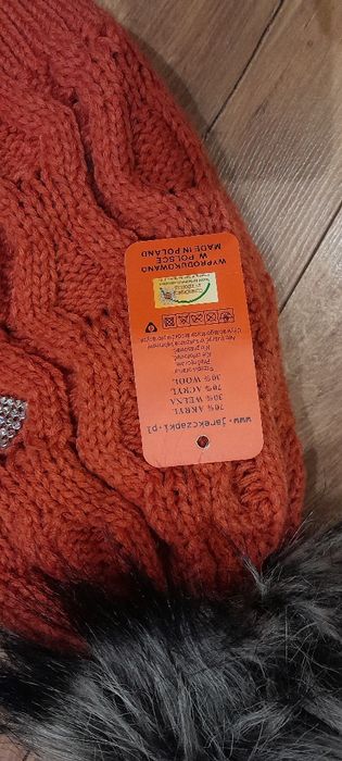 Czapka zimowa z pomponem 30%wełna