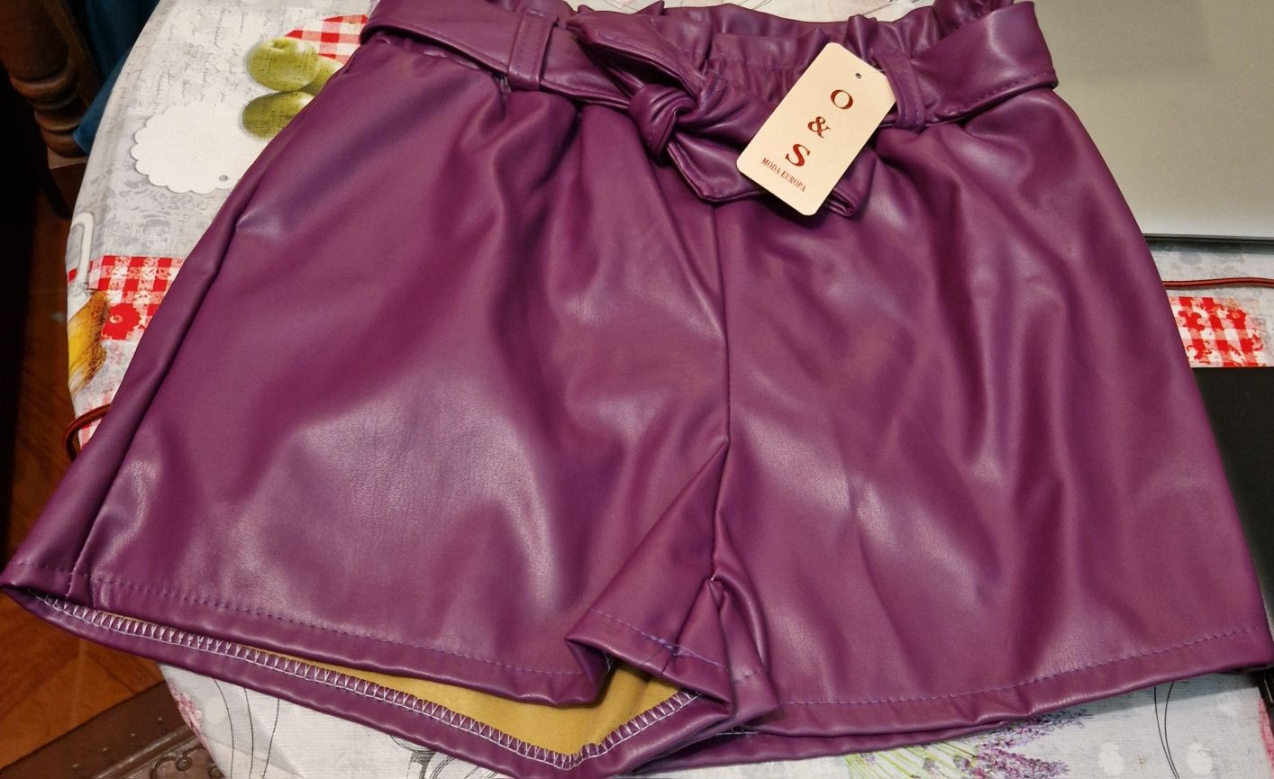 Vendo camisola, calções novos