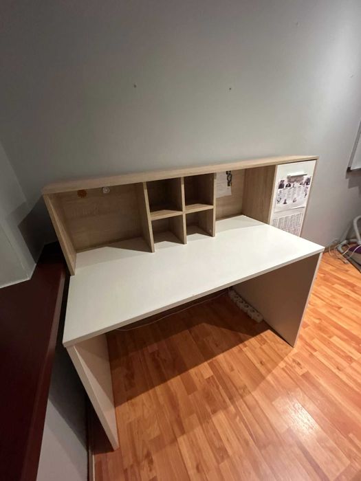 ERIADU Biurko z nadstawką i regałem