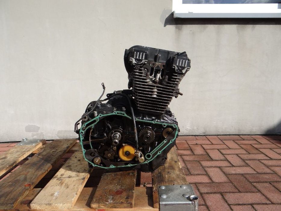 XS 400 DOHC 12E silnik Y1212