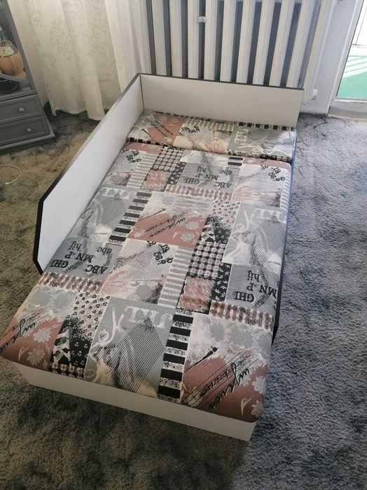 Bardzo zadbane i funkcjonalne łóżeczko dla dziecka