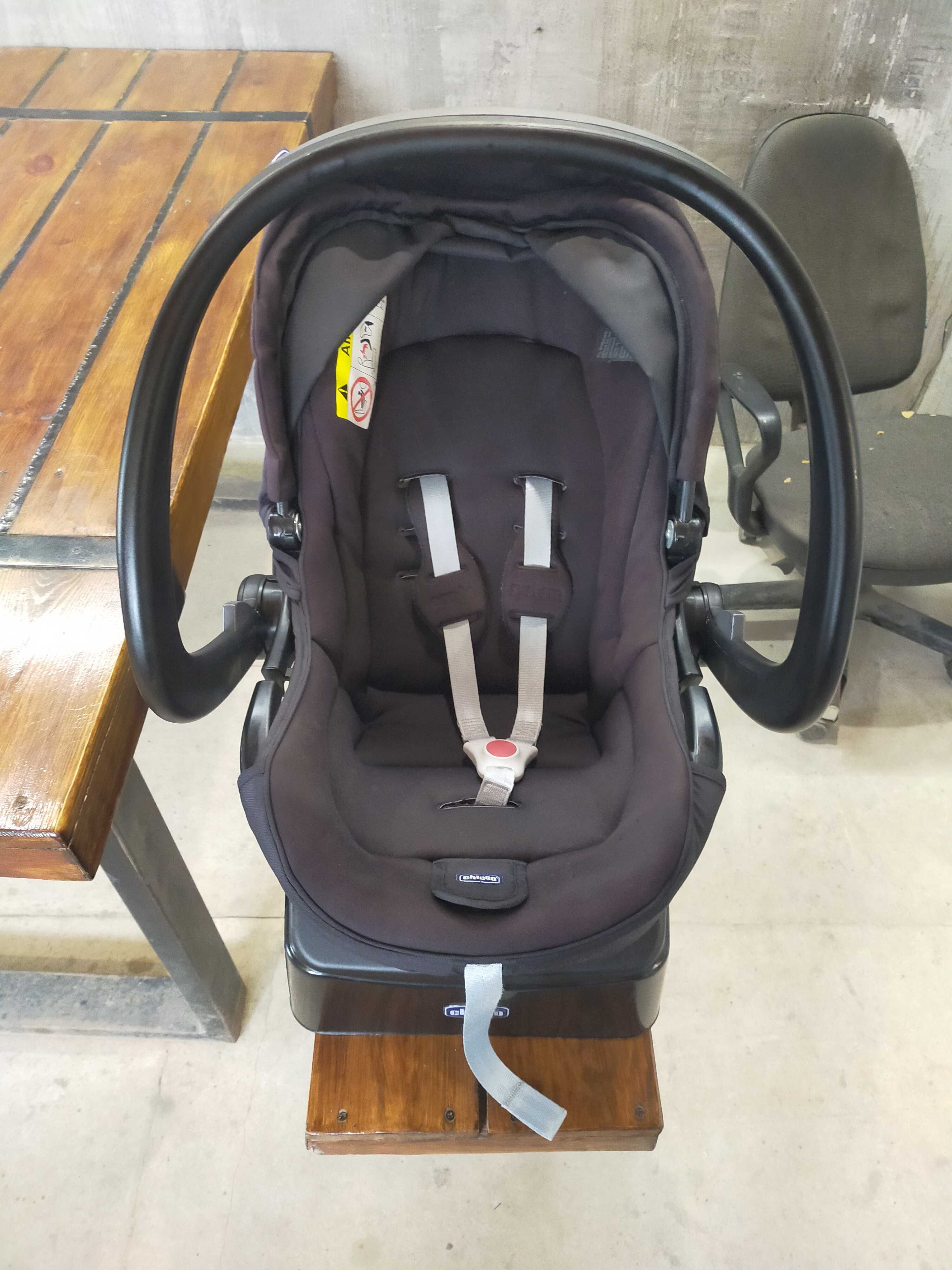 Автокрісло дитяче Chicco 0-13kg.