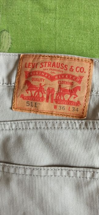 Джинси Levis 511