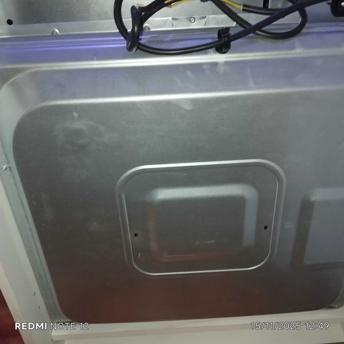 Forno elétrico Zanussi com timmer