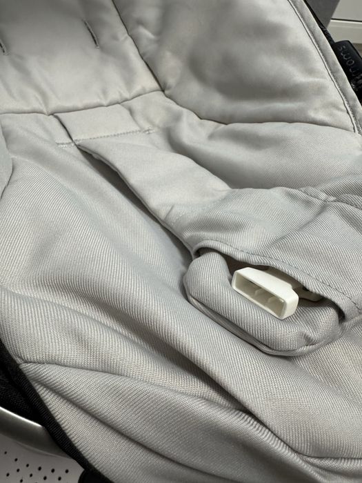 Крісло-гойдалка 4moms mamaroo classic grey