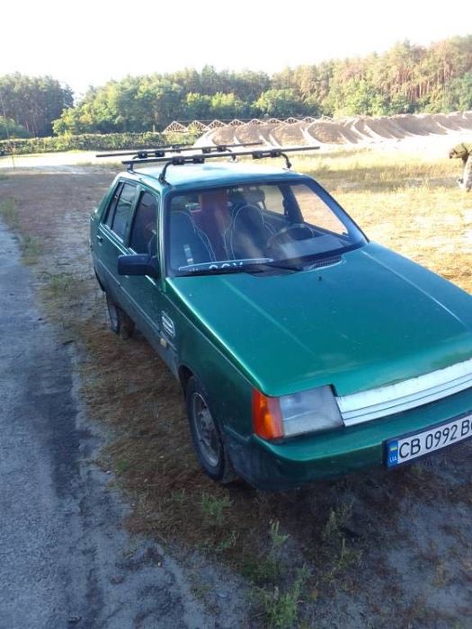 Продаю машину Славута