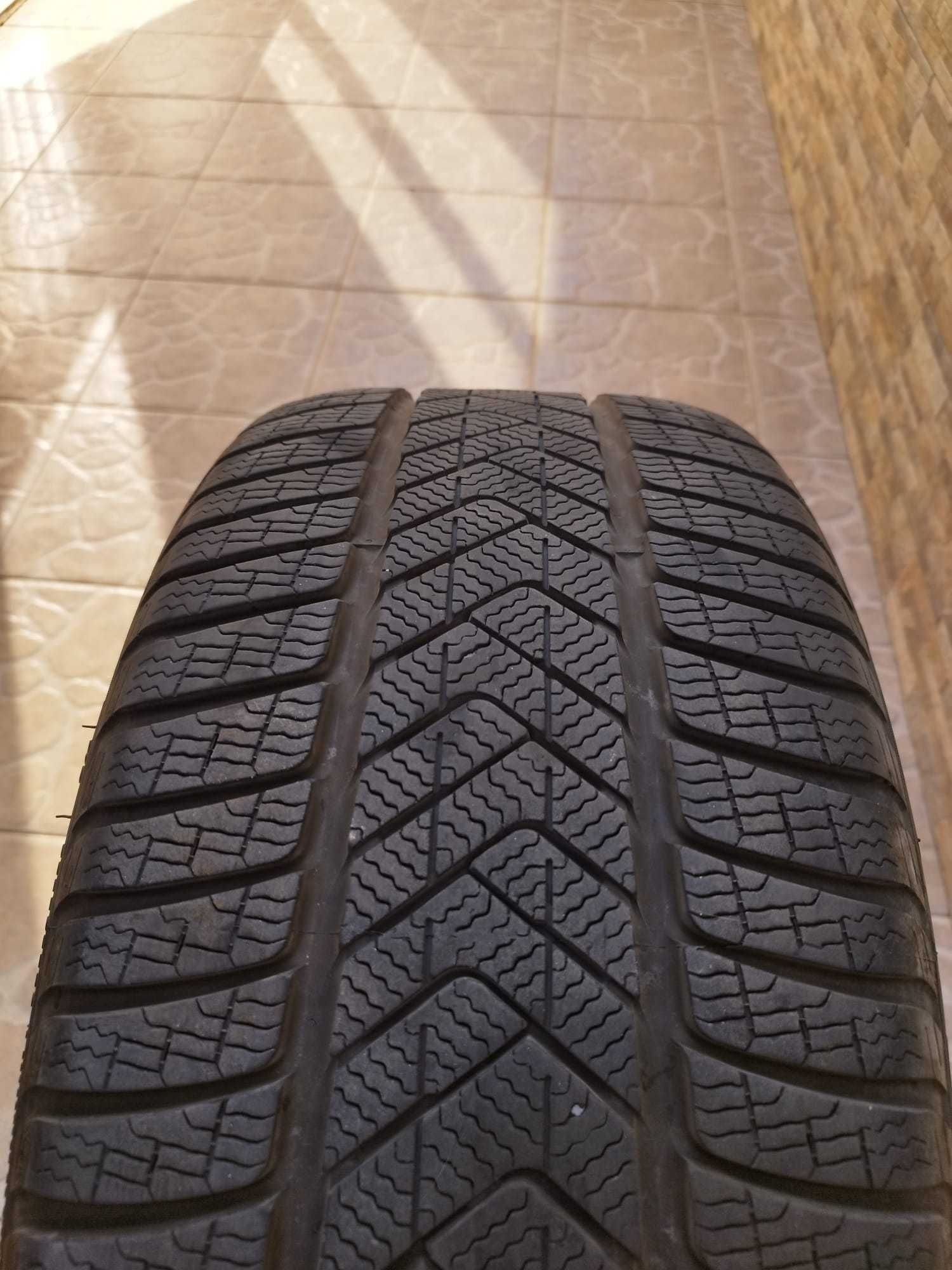 PIRELLI Winter Sottozero 3
275/40 R18 103V