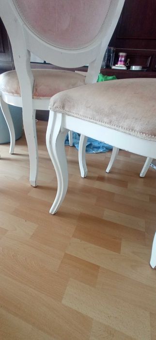 Krzesła Ludwik białe z kryształkami