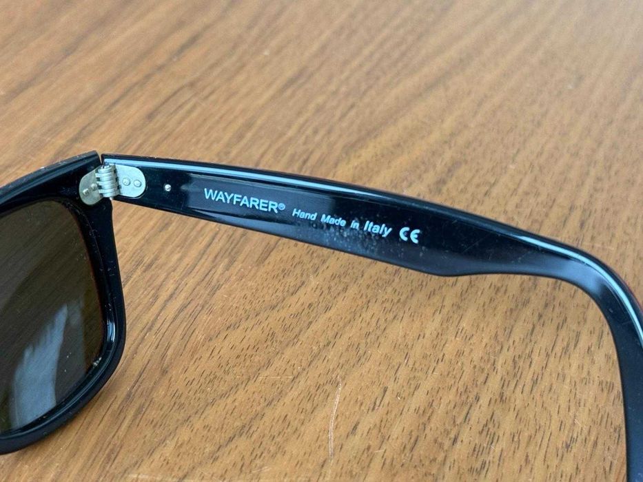 Óculos de sol Ray-Ban Wayfarer – edição bicolor (vermelho e preto)