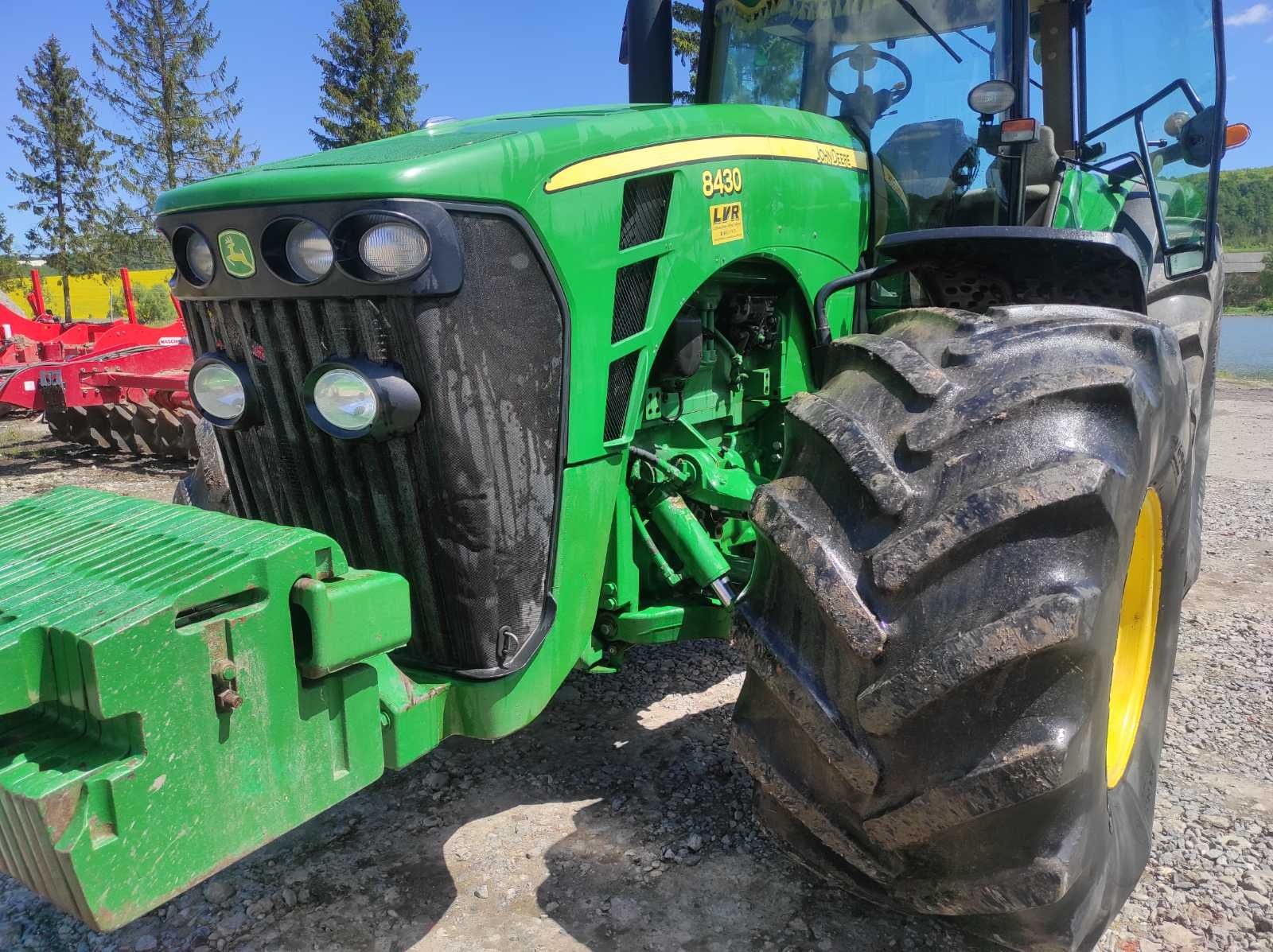 Трактор John Deer  8430