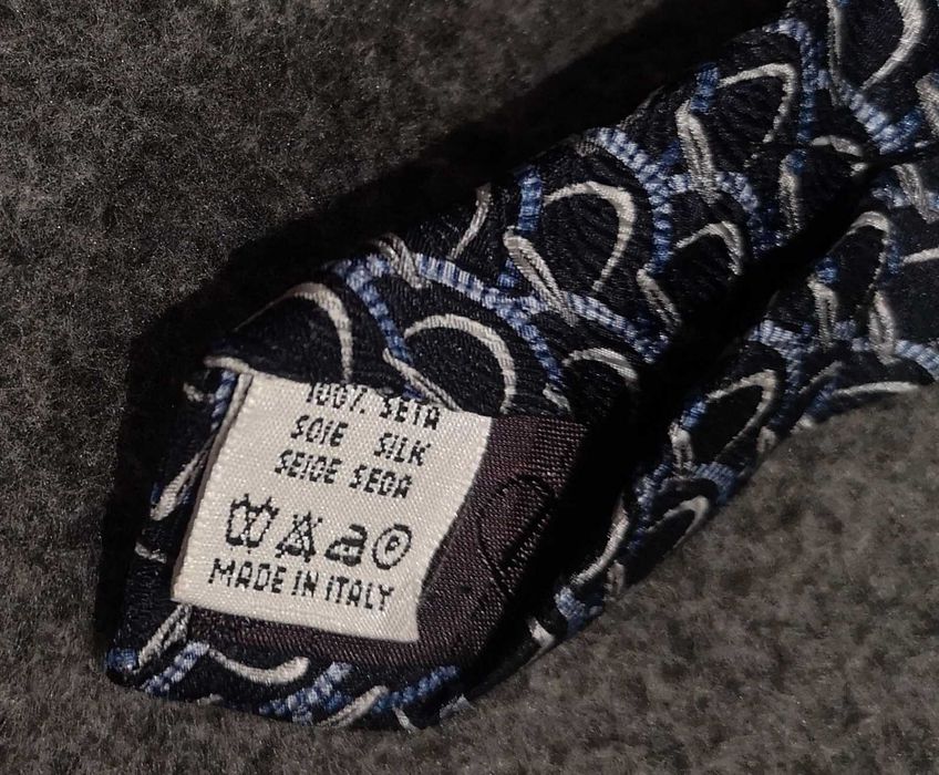 Valentino шелковый оригинальный галстук производства Италии