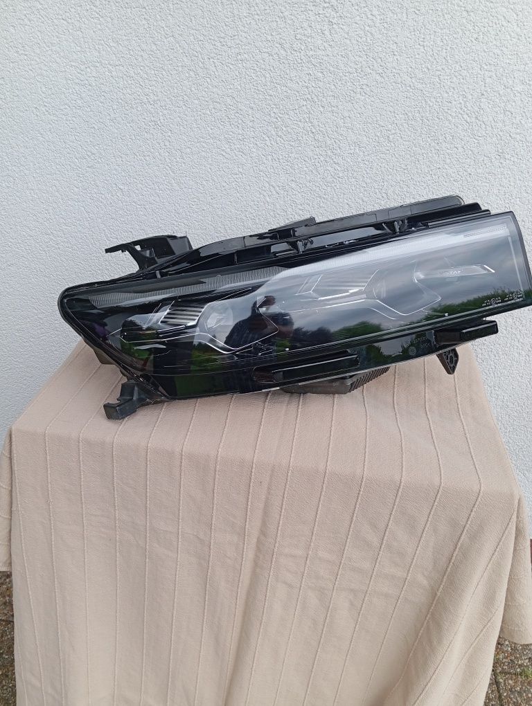 Lampy przód VOYAH FREE