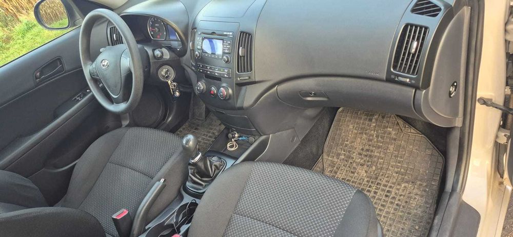 Hyundai  i30 benzyna, niski przebieg