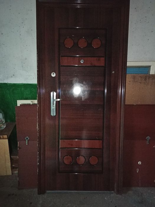 Вхідні двері б/у