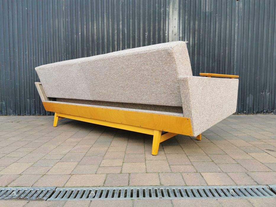 Kanapa/ Sofa "tapczan" JITONA, Czechosłowacja '60-Brusel design, Retro