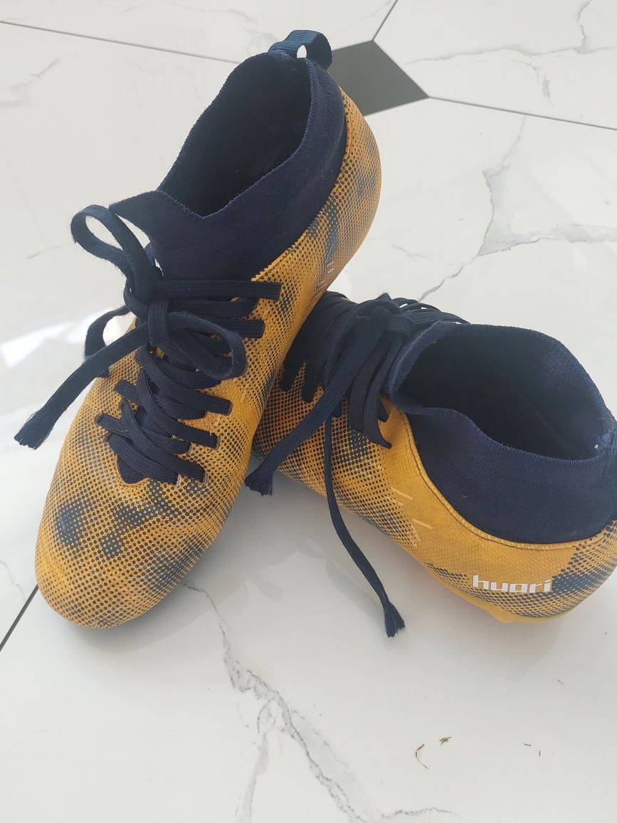 Buty korki 38 rozmiar Huari