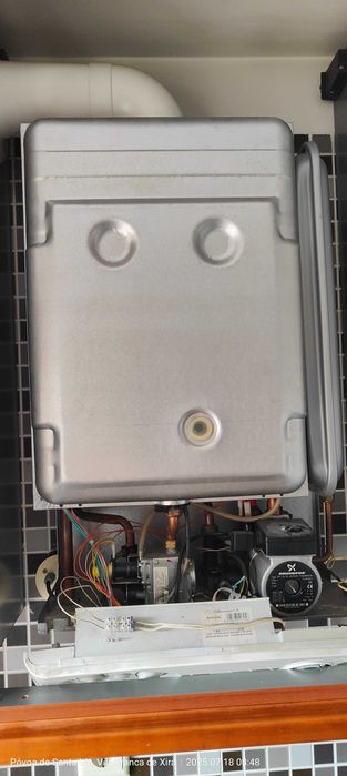 Caldeira Ferroli usada a gás natural