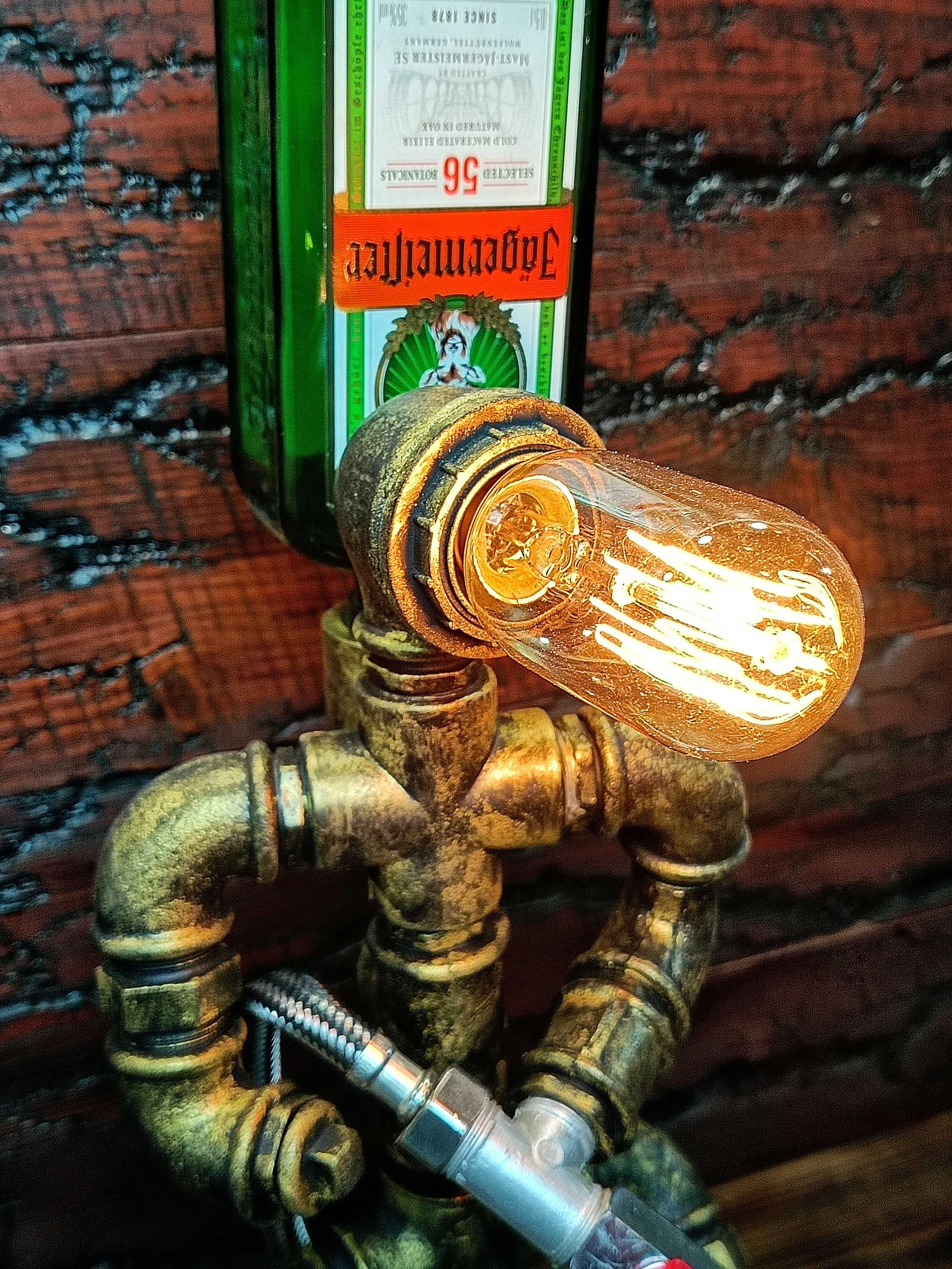 Dozownik, nalewak do alkoholu „Strażak”, pomysł na prezent dla faceta