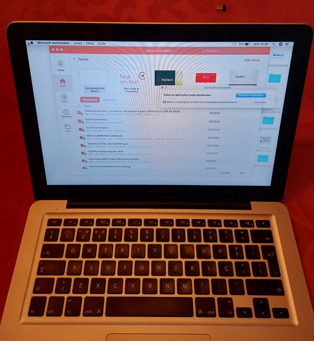 MacBook Pro 13' 2.5GHz Intel Core i5 4GB RAM 500GB