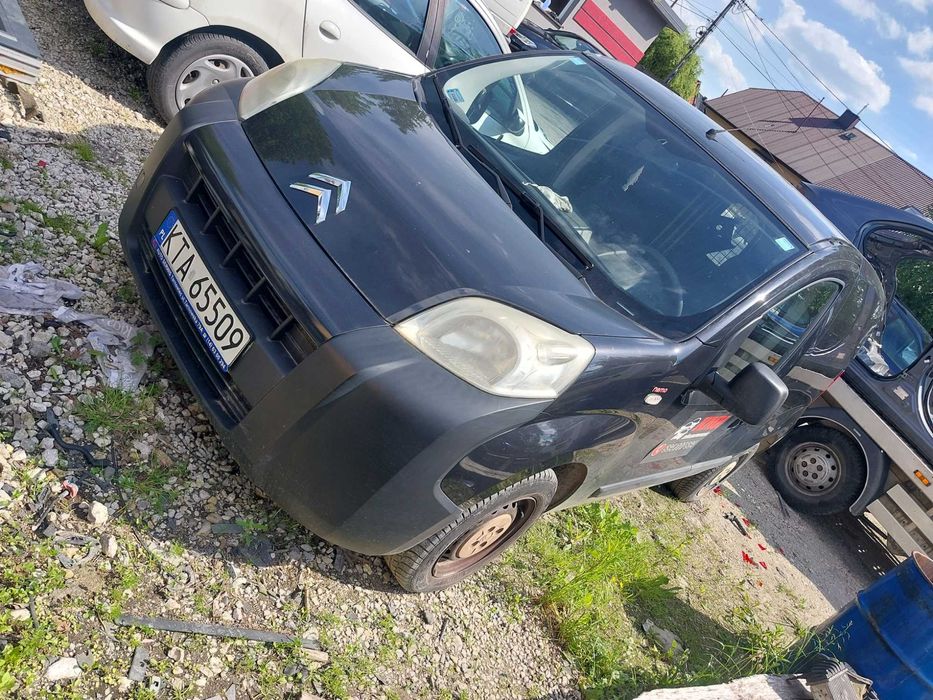 Posiadam czesci citroen nemo  1.4hdi automat  2008r