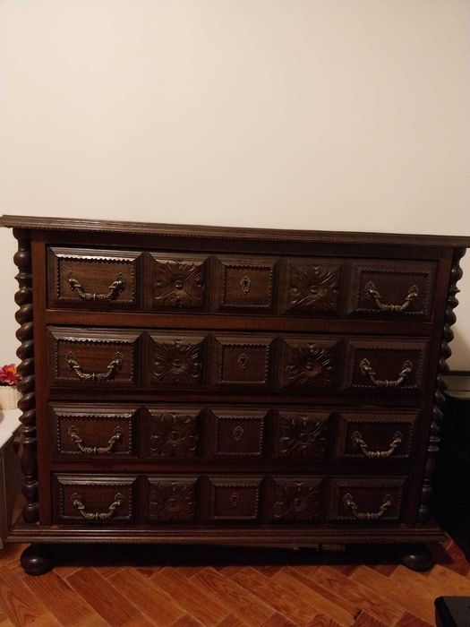 Cómoda estilo clássico