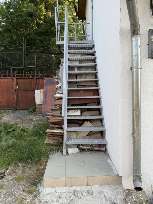 Продам гараж 2-ох поверховий на Сихові