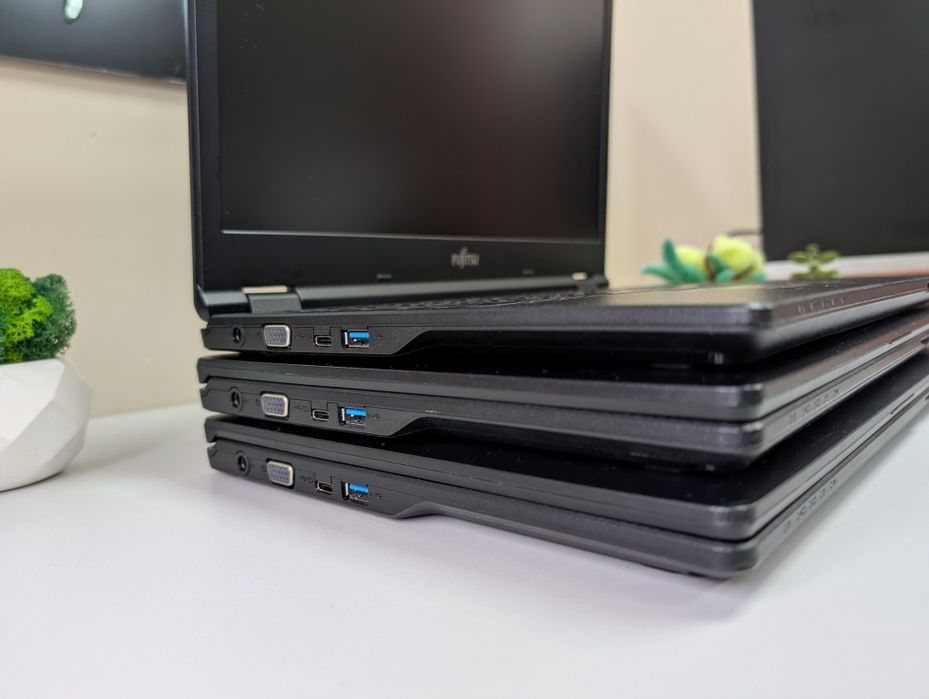 СТАН 5+.Ноутбук Fujitsu LIFEBOOK E449/i3-7020/8/256/ОПТ.2020р.Роздріб