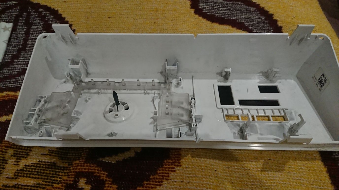 Пластик стиральной машины Indesit ITW D 61052 W