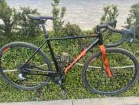 Gravel KTM X-strada 30, rozmiar M, osprzęt SRAM