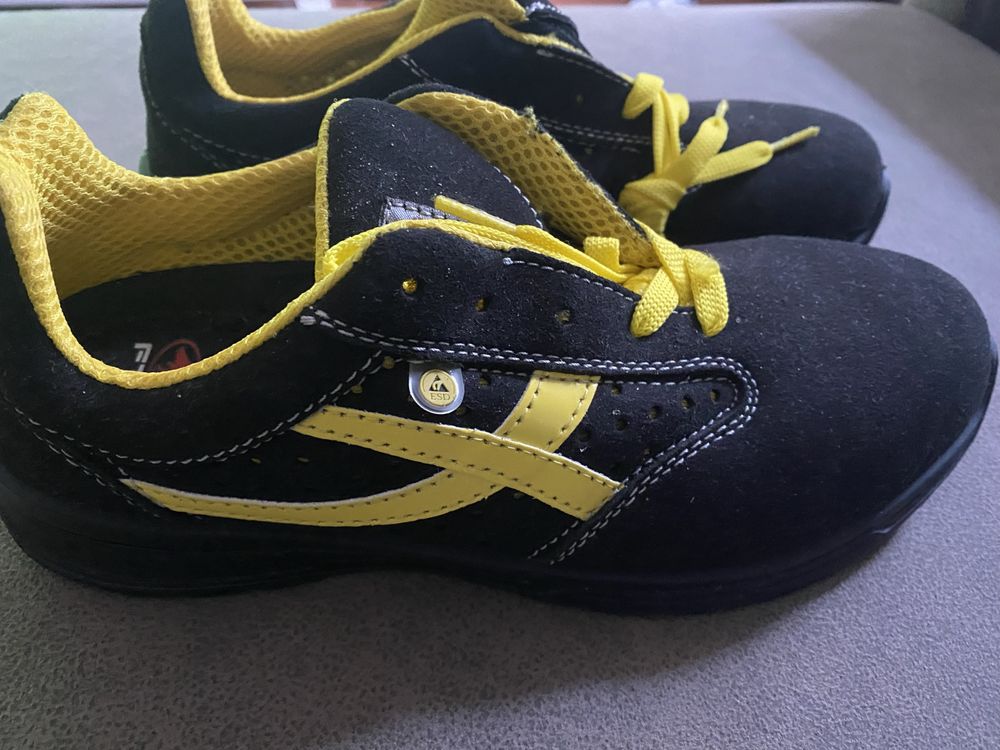Botas teni de trabalho nova