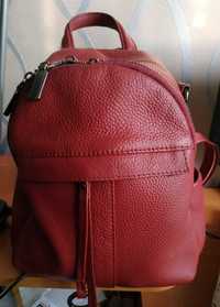 Кожаный красный рюкзак