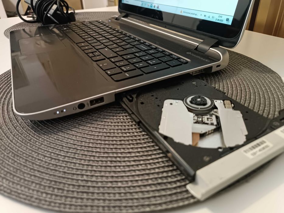 HP Pavilion 15-p158sa z dotykowym ekranem, AMD A10, 8 GB / 1,5 TB HDD
