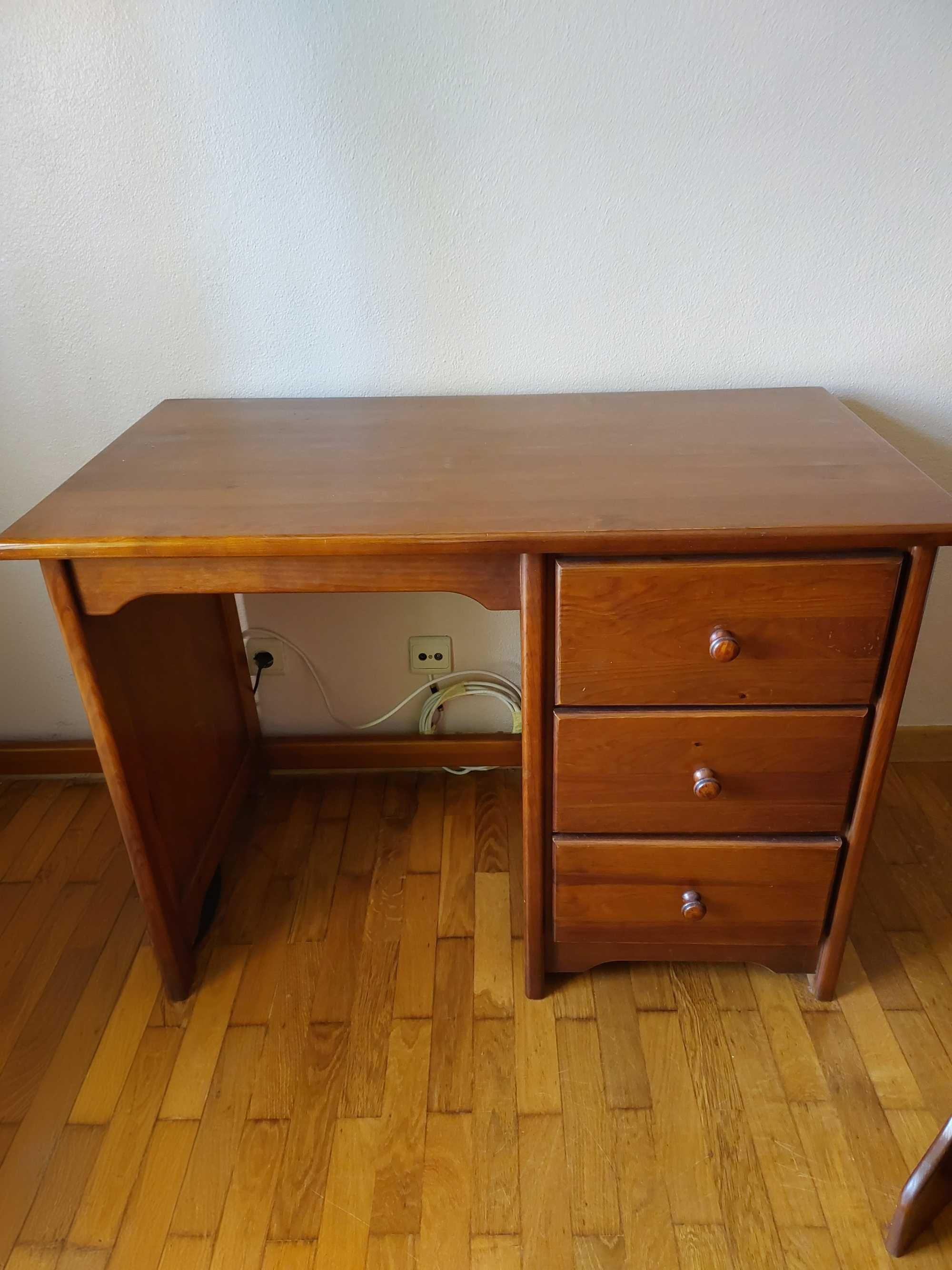 Mobília quarto. Secretária + Mesa cabeceira + Cama solteiro