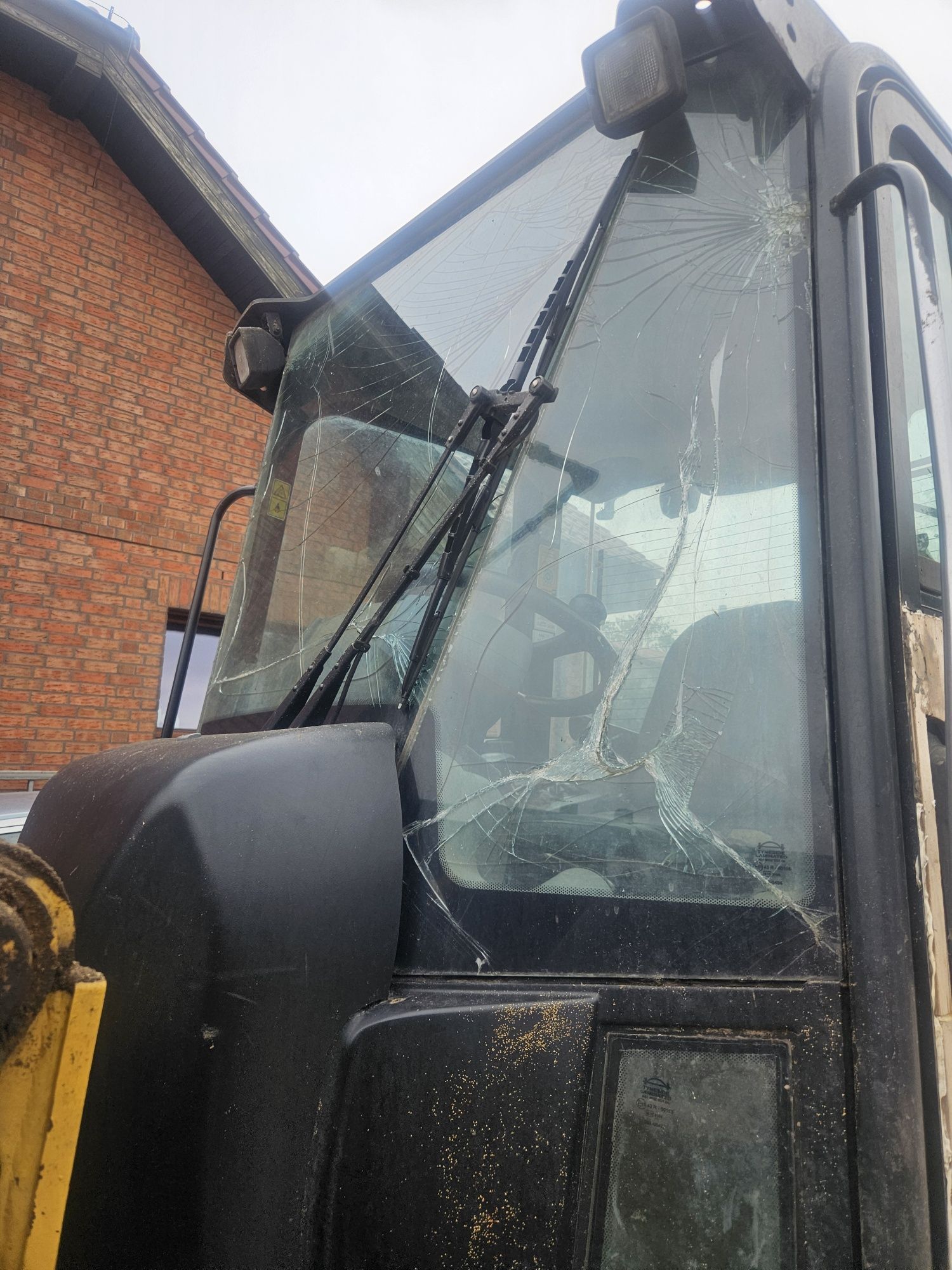 CAT 907H 10500mtg bez DPF